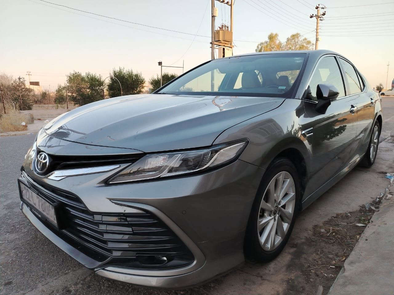 السلام عليكم 
كامري GLE فول مواصفات 
تشغيل عن بعد 
بصمه 
بنوراما 
حساس
مكينه 2500
سياره بعدها كفالتها لا صبغ لا تبديل قطعه بيها فقط ملاحاظات 
رقم اربيل 
لون واضح كدامكم 
حته دهنها من الوكاله ابدله 
سياره مرتبه وحلوه ماشيه 55.000
تحويل ثاني يوم مباشر 
مكانها اربيل 
سعرها 235مجال بسيط حك الجيه للاستفسار خاص او اتصل 
***********
