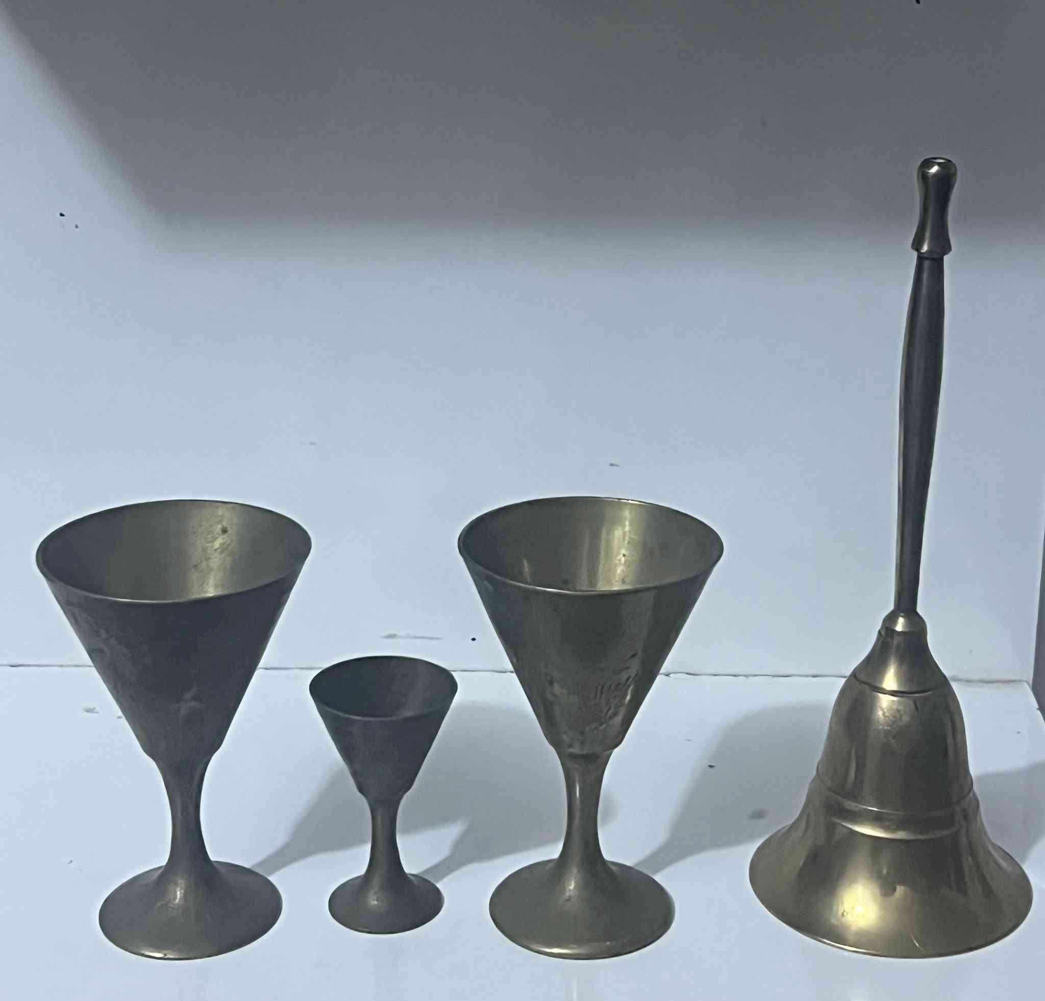 مجموعة من النحاسيات للبيع للتواصل خاص او ع الواتساب ***********
