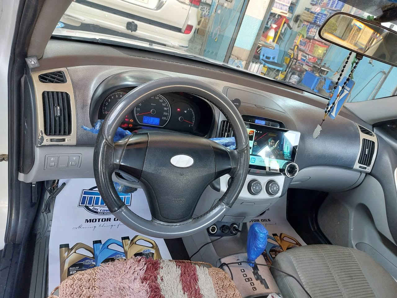 السلام عليكم النتره (محرك ٢٠٠٠)  ٢٠١١ سليمانيه بسمي بلاديه مكفوله من البارد والصبغ  
بيه منظومة غاز سياره مناقصه كلشي 
 سعر ١٣٠ 
***********
