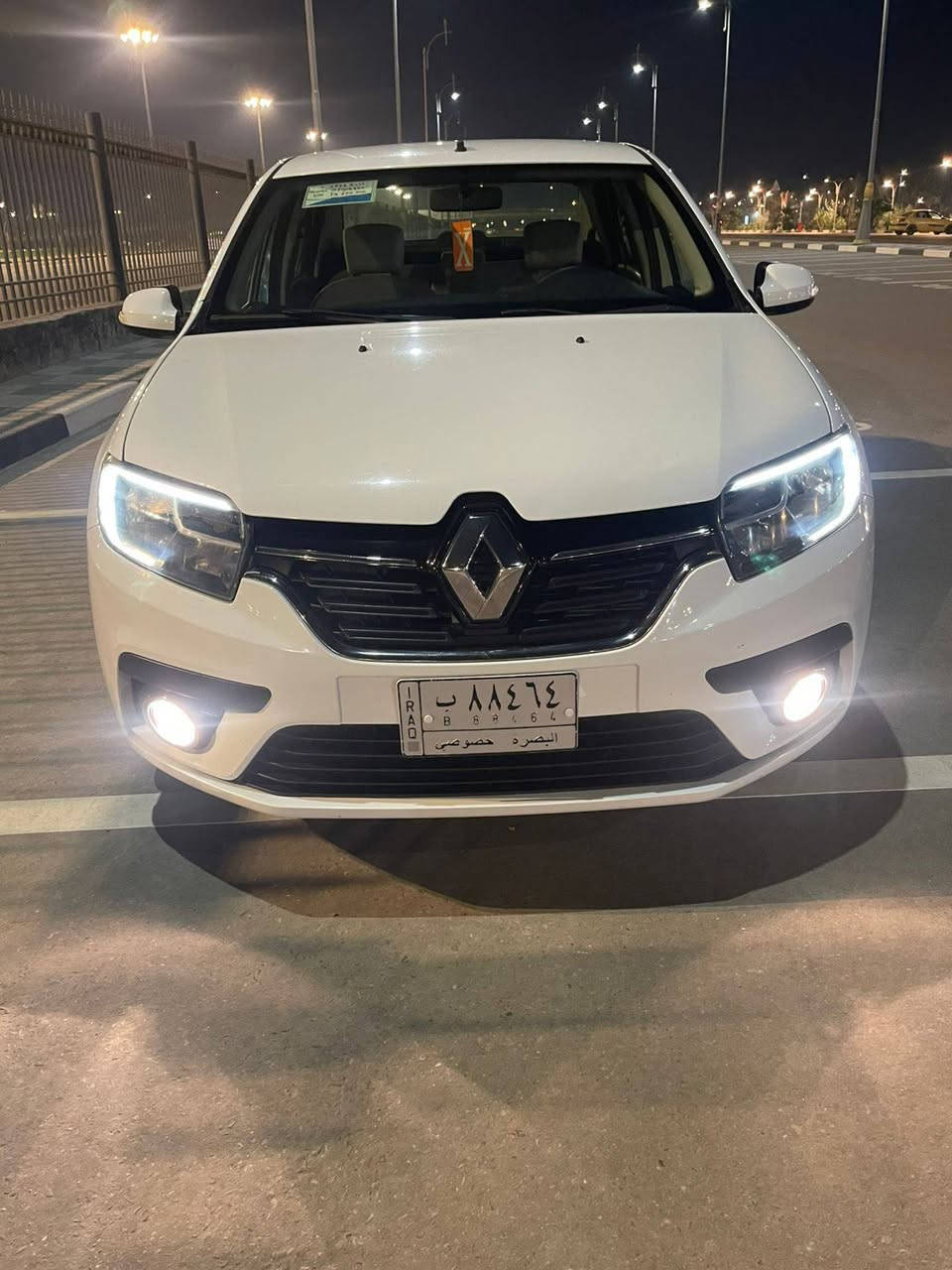 رينو سمبل 21 سياره جديده ومكفوله من ضربه وتبديل وصبغ كفاله عامه جاهزه مكينه كير حداديه تبريد تخم تاير مكاني البصره الشراي يتصل وبخدمته ***********
