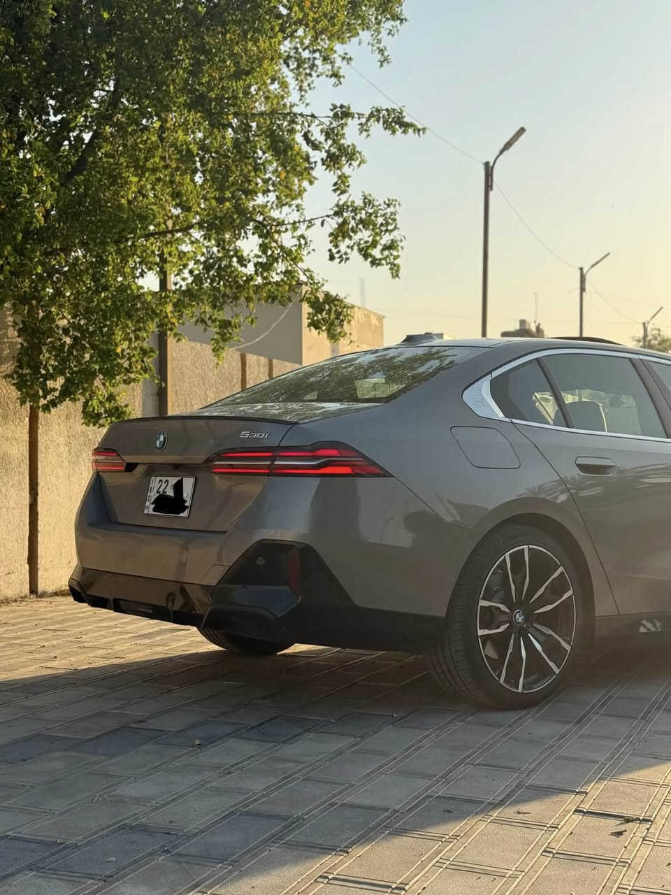 🔥 للبيع | BMW 530i M Pro Kit 2025 🔥
✅ كلين تايتل
✅ رقم أربيل (22)
✅ عداد 30,000

المواصفات:
• 5 كامرات
• داتا شو (Head-Up Display)
• نظام صوتي Harman Kardon
• جنطة كهربائية
• شاحن لاسلكي (Wireless Charger)
• كشنات تدفئة
• ستيرن تدفئة
• فول سستم رادار
• شباك أمامي LED
• حساسات 360 درجة

📍 موقع السيارة: بغداد / حي الجامعة

💰 السعر: 46,800 دولار

📞 للاستفسار:
***********

سيارة نظيفة جداً وبحالة ممتازة، جاهزة للفحص بأي مكان للجادين.
