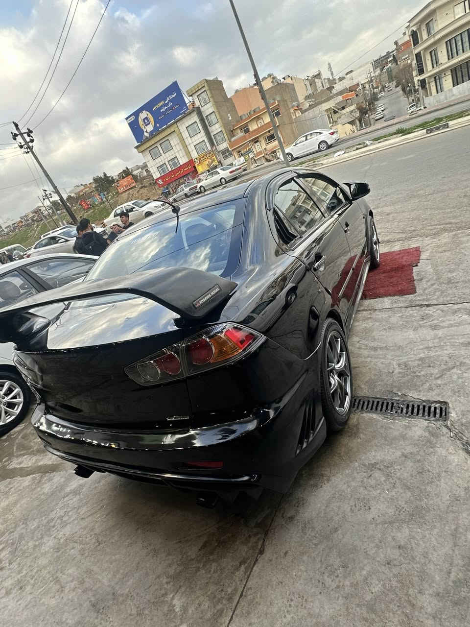 لانسەرى قرشى 2015 تؤماتيك
خليجى ناوزەرد
گێڕ سوكان+دەبڵ گێڕ
حاسه و كاميرا و شاشه
سپؤڕتى مەكينه گەوره ٢٠
بوياخى نييه ساردى نيه 
كامل سپورت كراوه ساڵنساى سپؤرتى لەسەرە
 كامل جوانكاريه 
سؤنەريم داناوه 
به شەرتى گێڕو مەكينە 
ڕەقەموو سەنەوى تازەيه …
112$معامەله
ژ.م***********
***********
