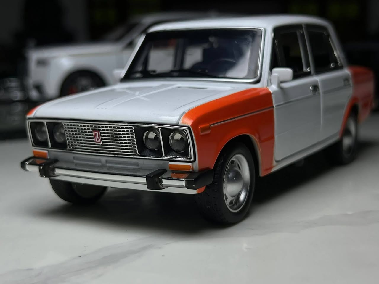 لاده حديد ثقيل جدا سياره الشارع العراقي القديمه تتفتح ابواب جنطه بنيد محرك ضاهر سستم كامل صوت واضوية ستيرن متحرك دبلات امامية واقعية وفخمه


**إذا كنت صاحب هذا الإعلان وتريد حذفه لأي سبب، رجاءا أرسل رسالة إلى الدعم الفني**