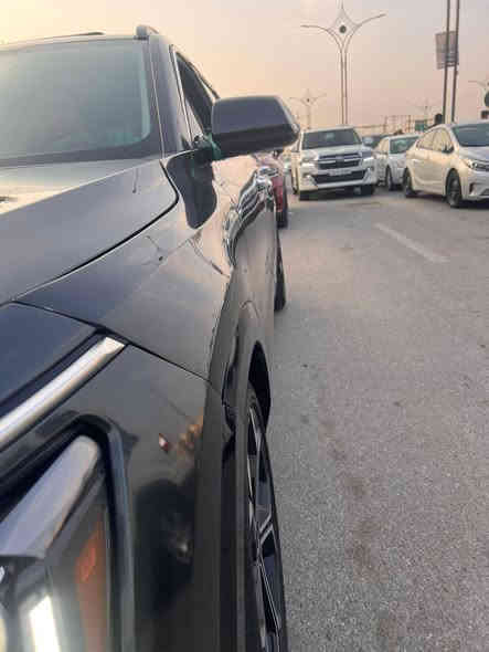 السلام عليكم كيا نيرو هايبرد تنسى البانزين موديل 2023 للبيع لون رمادي 
السيارة فوول اعلى موصفات  بالنيرو sx حتى الكتلوكات وياه كلشي يجي بالك بيها اسلايت 
فتحة
بصمة 
اشارة ترحيب عند الاقتراب من السيارة 
كشنات تدفئة تبريد 
كشن خزن ذاكرة 
والستيرن تدفئة تبريد 
تبريد قطعتين 
حساسات امامي خلفي 
شاشة حجم ١٩ كبيرة
 اتو هولد
هند بريك بصمة
مري شفط 
مري قلاب وية البك 
جنطة كهرباء 
جنطة شفط الصندوق ذكي يفتح عند الاقتراب منه  بالذكاء تلقائي 
تشغيل عن بعد
ماشية 35الف Km
دخول جديد بيها بنيد مبدل بلادي والباب والجاملغ ع بارد مرشوشات بلادي
رقم الموبايل***********
السعر 155وبيها مجال
