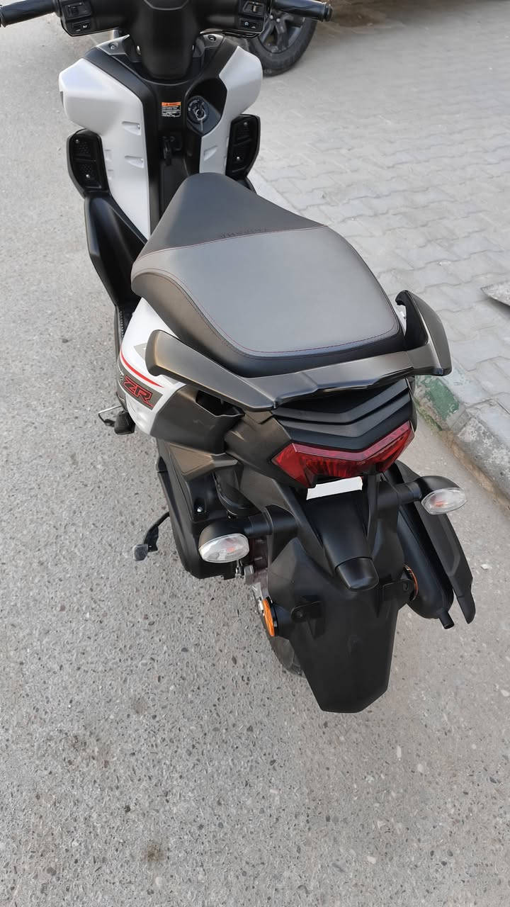 زت ار ٢٥  وكاله ومكفوله كلك مو اوراق نضافه ماشاللله
سعره٢٣٠٠ وبيه مجال
***********
