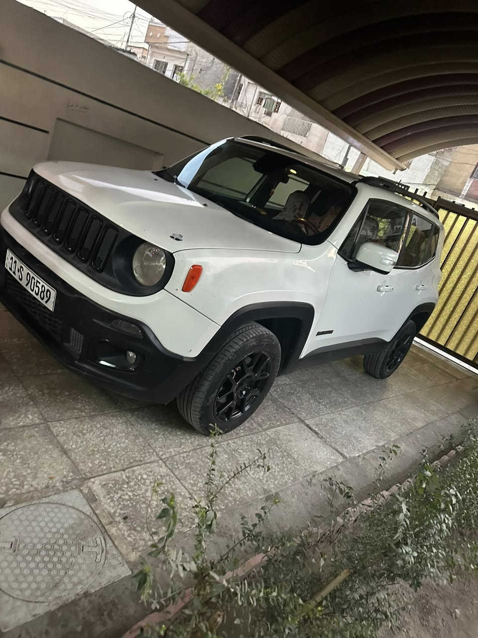 السلام عليكم للبيع جيب رينكد 2020 رقم بغداد حادث جاملغ وبنيد بأسمي رقم جديد 
محرك ٢٤٠٠ مواصفات بصمة وسايد بريك بصمة وشاشة وكامرة 
ماشية ١٠٠   للبيع والمراوس 
السعر 125  وبيه مجال 
العنوان بغداد الكرخ 
رقم الهاتف ***********
