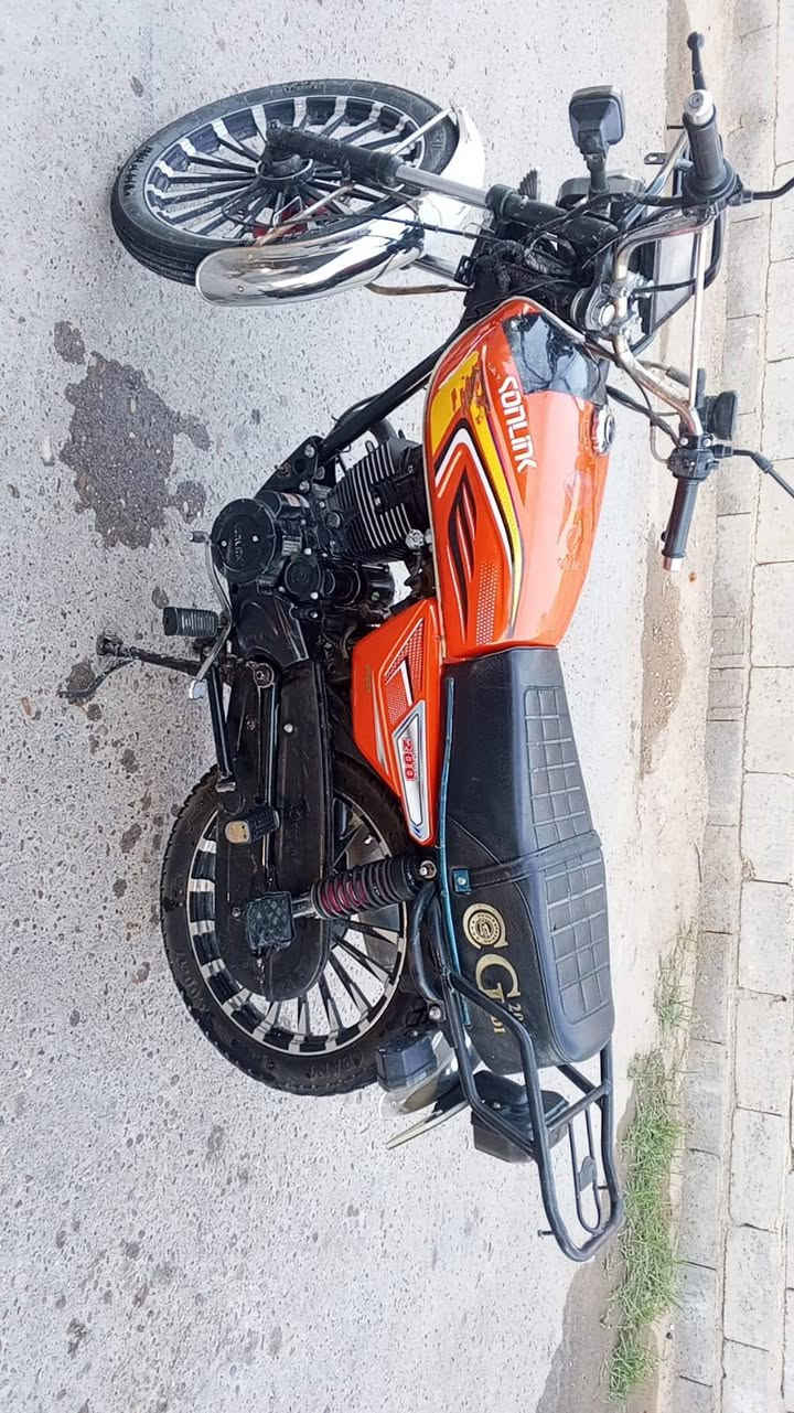 السلام عليكم ورحمة الله وبركاته..
متوفرة دراجة سونلك 200cc موديل 2025 للبيع، الدراجة بحالة جيدة ومستخدمة استخدام محترم، جاهزة للاستخدام اليومي والسفر وما تحتاج أي مصروف، والمحرك ممتاز وأداؤه قوي.
✅ موديل 2025
✅ محرك 200cc
✅ حالة جيدة
✅ جاهزة للاستخدام

📍 الموقع: الأنبار - الفلوجة
💰 السعر المطلوب: 875 دينار عراقي فقط 🤝 يوجد مجال بسيط للجادين بعد المعاينة
📞 للتواصل: ***********
مراوس وبيع، والرزق على الله، والرجاء من الإخوة الجادين فقط التواصل، والسموحة من أصحاب السومات البعيدة عن السعر.
