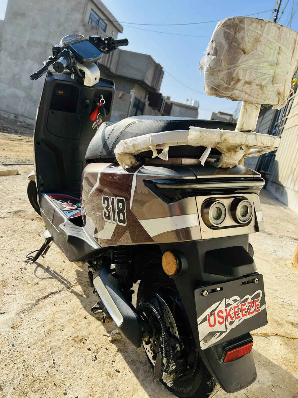 ￼ سلام عليكم دراجة شحن 318 المعرف لا يعرف الدراجة كل ￼شيء ما أبيها نظيفة تمشي 50 كيلو نظافة 100% 80  السعر 525 بيها مجال حكً جيتك   موصل قوسيات الرقم يتوفر واتساب ***********
