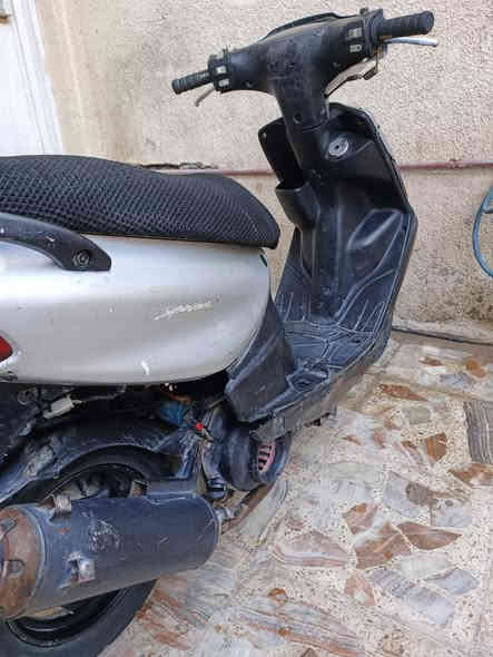 السلام عليكم دراجه ماكس قجمه سرعه 120 محرك ناعم وشلعه ومعدل محركها ممفتوح الكهربائيات كامله لايت اشاير كله شغال عليها صالنصه FM رياضي شغاله نكره سلف وهندر كفراتها نضيفه الأبلاديه ختم واحد سعرها 350 وبيها مجال مكاني بغداد التاجي منطقة ابو الجدايل ***********
