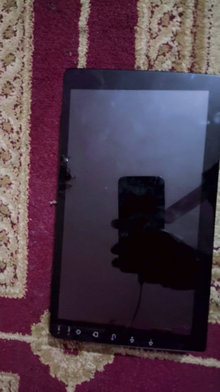 شاشه سياره اندرويد جديده  ما مستعمله ولا مشدوده  علئ سياره  لبيع سعره 50لف لستفسار ***********
