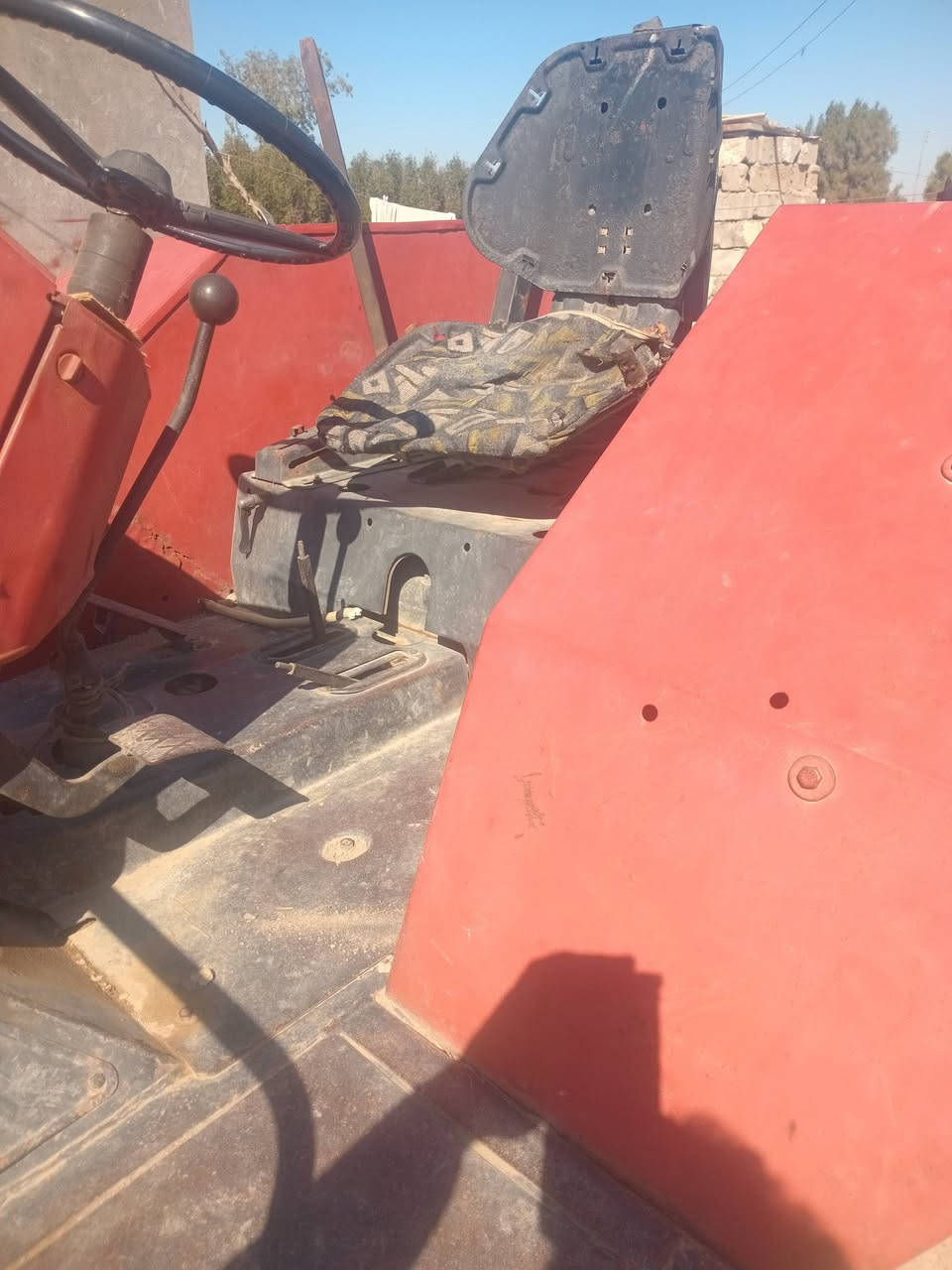 السلام اعليكم  للبيع عنتر زيتور  مكينه ابلاديه عله وضع الشركه  العنوان بابل  السعر 3مليون اونص للستفسار ***********.     ***********
