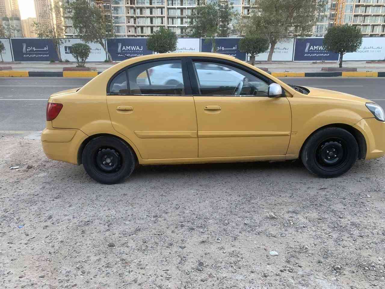 كيا ريو 2011 خليجيه محرك 1600
بيها جاملغ امامي مبدل بدون دواخل بس المسطرة مال جاملغ سكف تكم مكفوله رقم بغداد انكليزي باسمي 
*********** 
السعر قفل 82
