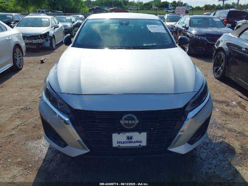 نيسان التيما ٢٠٢٤ sv بدون صبغ مرقم
شبر صندوق تعديل بارد 
ماشية ٢٦ الف 
مواصفات sv بصمة شغال رادارات 
ما بيها اي نقص 
بدون دواخل ، بدون ايرباك ، كلها سليم ، بجم كبس 

لوحة امامية لي لوحة خلفية بشرط 
تحويل مباشر 

***********
