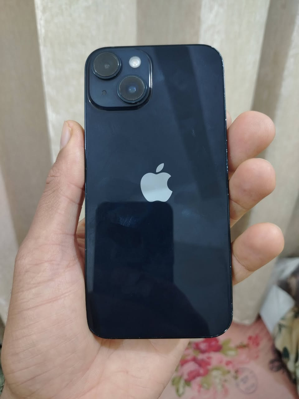 ايفون 14 عادي ذاكرة  128 بطارية 84 ما مفتوح وتر بروف شريحته الكترونيه بدون ملحقات بي فقط هاي الشامه بالشاشه وما مأثره عاللمس
السعر 425 مكاني البصره
***********
