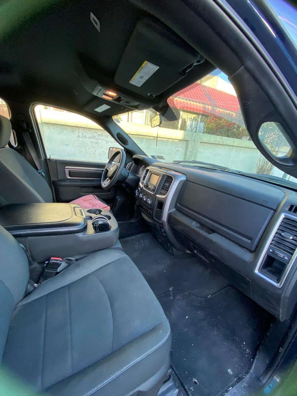 السلام عليكم اعادة النشر بسبب الوعود الكاذبة رام كلاسيك 2023 SLT 1500 مكينة 3.6 V6 VVT سنوية وهزة جديد سيارة مابيهة نقص منظومة بانزين جديدة وبلادية حدادية سيارة جديدة حادث السيارة بالمنشور ماشية 40الف السعر 220وبي مجال 
***********
