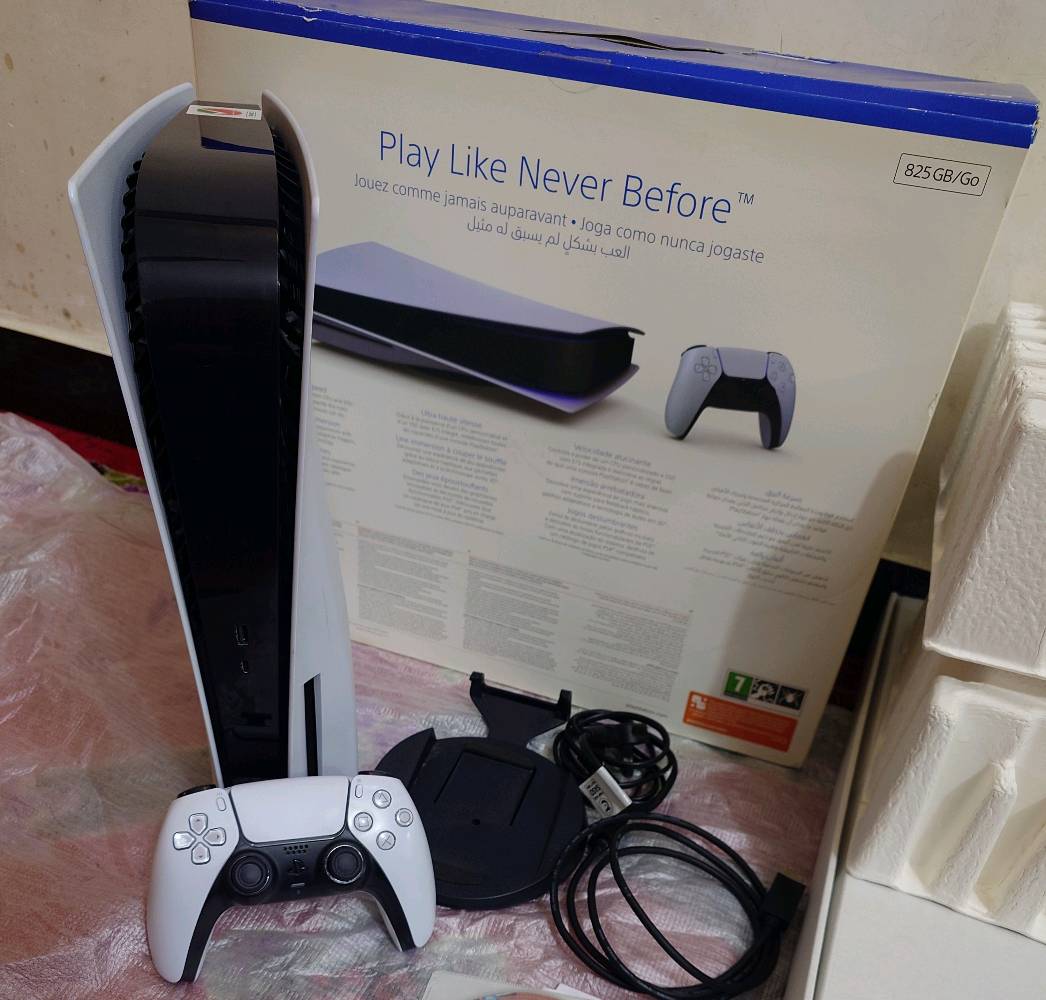 عندي جهاز بلاي ستيشن 5 للبيع، بحالة ممتازة جداً وبالكرتون الأصلي. الجهاز يجي مع كل الملحقات الضرورية مثل الكابلات ويد التحكم. جاهز للاستخدام فوراً ويقدم لك تجربة لعب لا مثيل لها مع دقة 4K وسرعة فائقة.

إذا عندك أي استفسار، لا تتردد في مراسلتي.