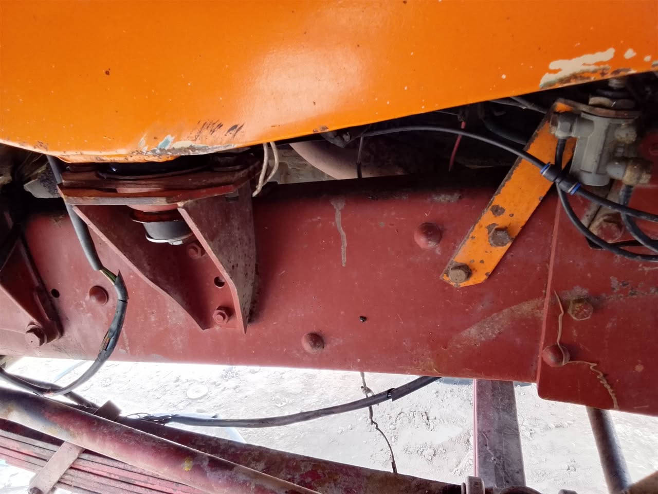 السلام عليكم اقچم موديل ٧٤  قماره دواخل وضهريه مامصبوغ شاصي مكفول مكينه لاتنقيص ولابخار گير ٢٥ جديد سياره عل شغل 
اكسل ١٨  رقم الماني تحويل مباشر  السعر ٤٠ وبيه مجال قليل  المكان سامراء خط السريع ه‍ *********** ه‍***********
