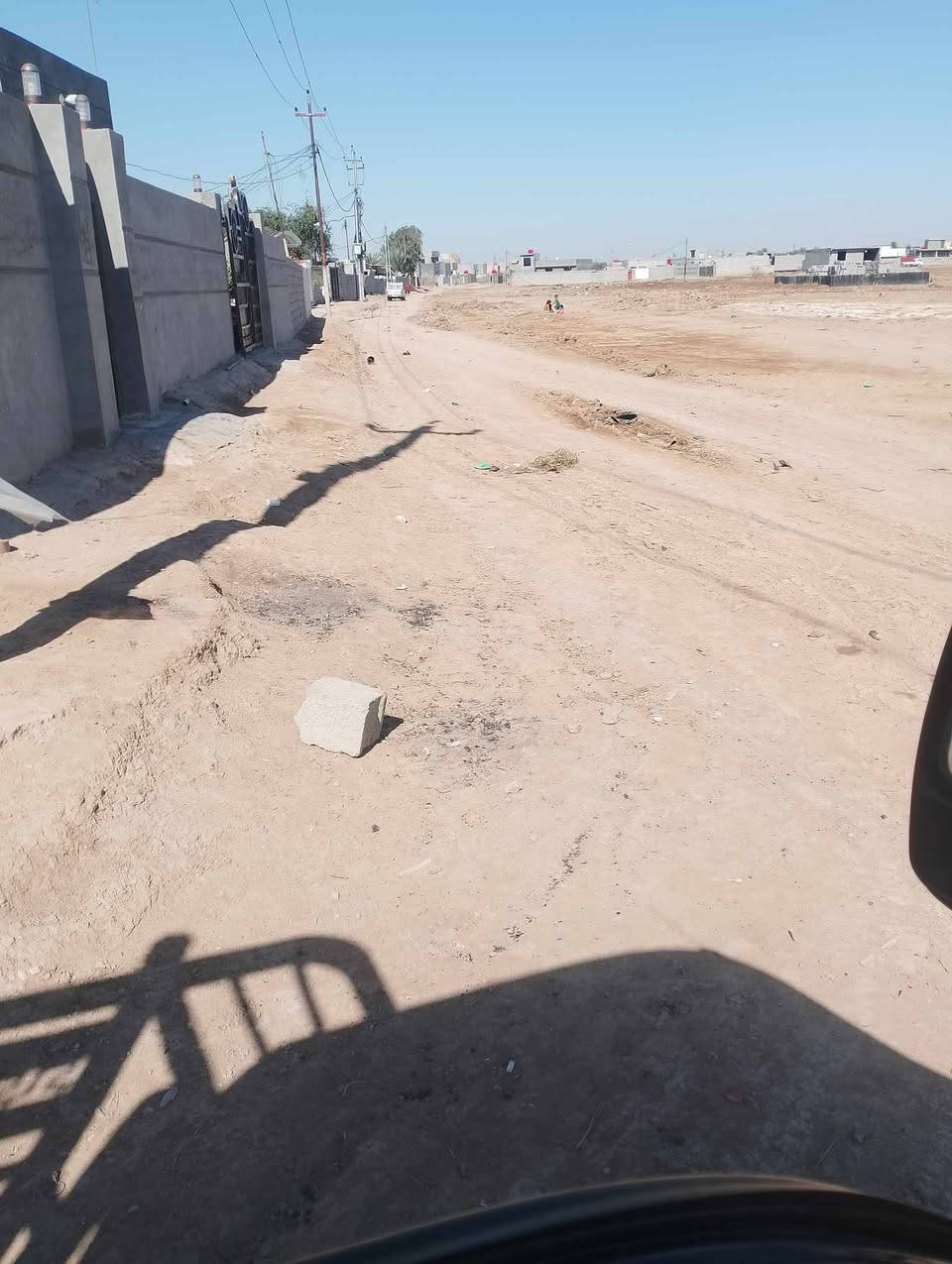 قطعة طابو زراعي سند ٢٥ مساحتها ٣٠٠م خلف ساحة الشعائر ماء وكهرباء متوفر 
للاستفسار ***********
*********** او مراجعة مكتب أمتار للعقار
