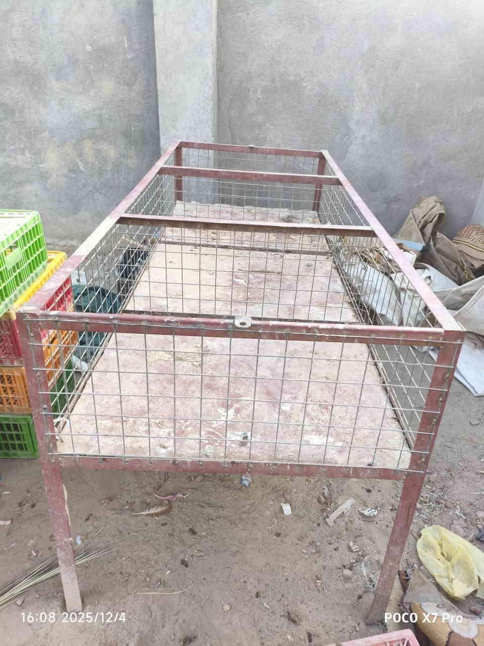 مكلف بلنشر 
قفاص سمج ودجاج ثقيل للبيع
مع جادر وغطاس  مع شوايه 
للاستفسار ‏‬‏‏‪***********‬‏
