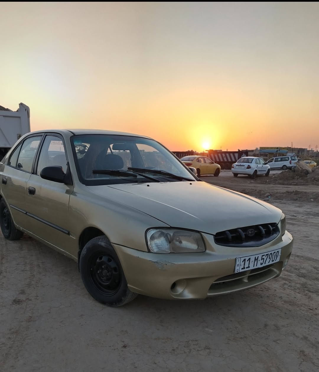 هونداي اكسنت موديل 2000 سياره مصبوغه عام للجماليه سياره خير من الله گير ومكينه تبريد ويا السويتش رقم بغداد سياره باسمي تحويل ثاني يوم السعر 37 وبيها مجال الطيبين ***********
