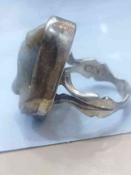 للمهابه والوجاهه وسياده وعقد الالسن الظالمه للمحبه بين الناس ((زوعه حيه مشروطه مصوره واضح ممجروخه ملاكط منكوله ومجربه للمحبه والجذب وعقد السان وتسهيل الامور باذن الله تعالئ ((زوعه حيه معطفه )) السعر 100الف مع الختم وتوصيل للاستفسار *********** عمارة
