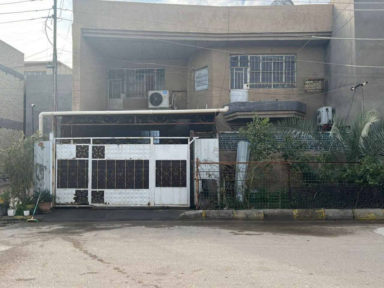 بيت طابو صرف الزعفرانية خلف جامع الصدرين
مساحه125

واجهه 10 

نزال 12 ونص 

تفاصيل اكثر خاص او الاتصال على الرقم 

***********

البيت طابوو مو زراعي
