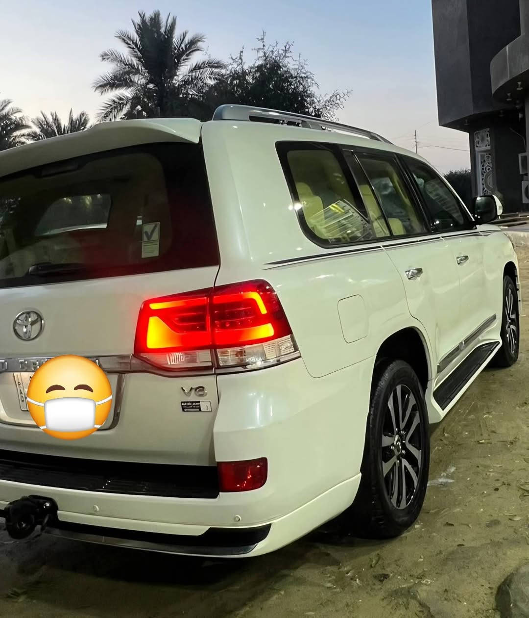 السلام عليكم
لاندكروز 2019 وكالة ساز
ماشية 116 الف كيلو 
بيهية صبغ بسيط بالهلال مال الجاملغ الخلفي الايمن موضح بالسونار مرفق مع المنشور وشخطين صغار   الباقي مكفول كفالة عامة محرك وكير وحدادية كفالة 100% اي برغي مامفتوح بالسيارة
شاشة بلادية مع كاميرا 
ويل حجم 20 كروم بلادي
صندوق كهرباء بلادي
اضاءة زنون بلادي كل السيارة
اضاءة ترحيبية بالدوسات
الكشنات الامامية كهرباء عدد 2
شاشات خلفية بالكشنات بلادية مع سستم صوت بلادي مع الشاشات
حساسات امامي خلفي بلادي
وبقية المواصفات معروفة بالساز
محرك 6 سلندر حجم 4000 
السيارة رقم بغداد مداور ثاني يوم السيارة جديدة ماتخسر عليها اي شي كاملة مكملة استعمال شخصي بسيط
عنوان السيارة السماوة
للاستفسار اكثر الاتصال على ***********
