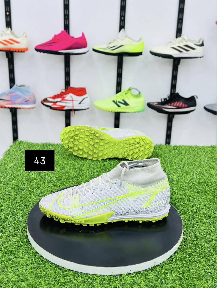 سلام عليكم 🫡
بآله أصلي شرط نظافه100/💯 
توصيل جميع المحافظات 5

سعر القطعه 40. ألف 

للحجز. خاص /أو /واتساب 

***********
