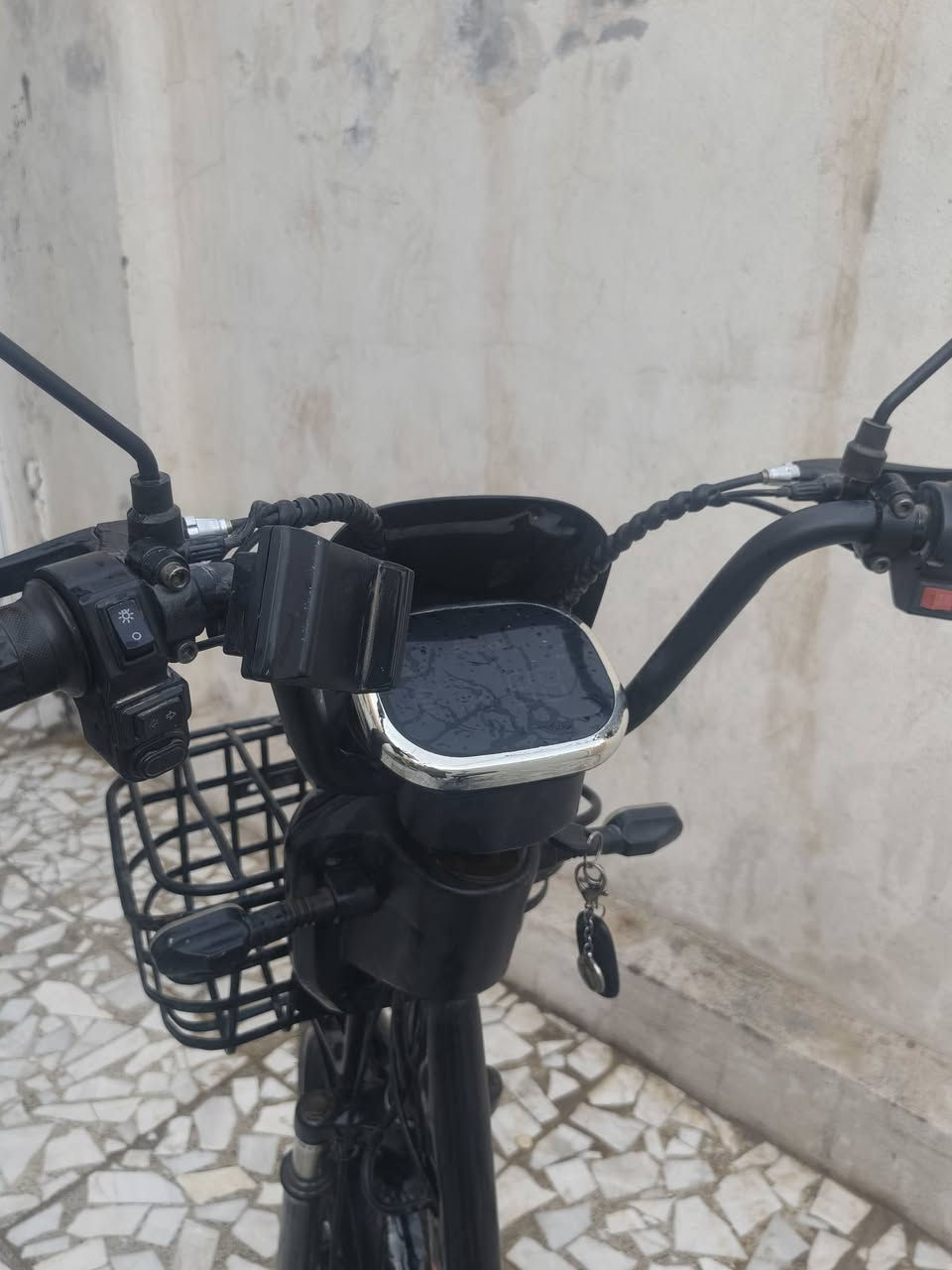 دراجه شحن للبيع ريان حجم 20اربع بطاريات ملف500حقيقي جديدة كلشي مابيه العنوان حله بكرلي الرقم *********** السعر ٣٥٠وبيه مجال
