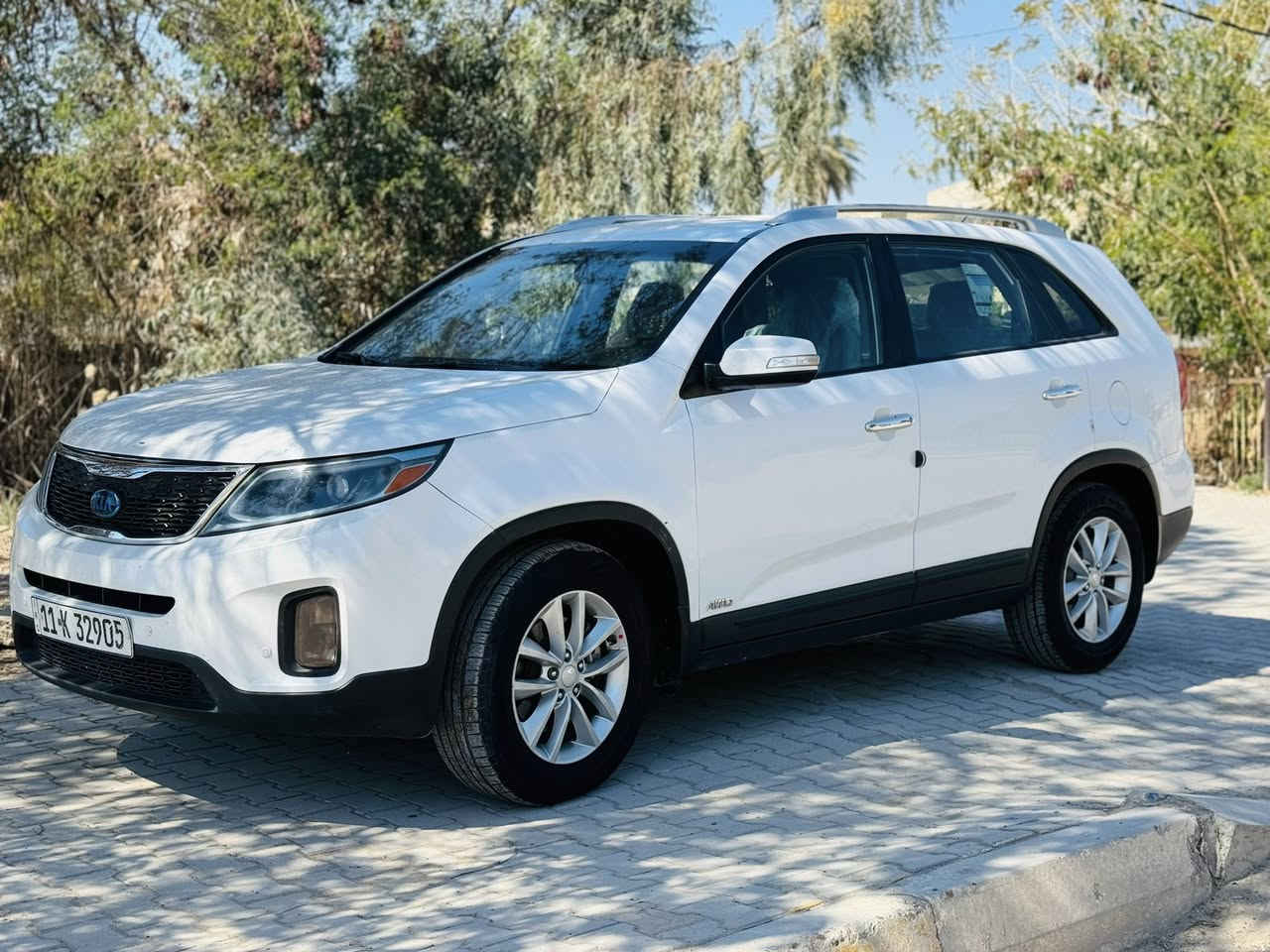 السلام عليكم 
سورنتو 2014 وارد أمريكي 
حادثها بس رئوس الجاملغات الأمامية 
بدون شواصي 
السونار + صور الحادث مرفقات بالمنشور 

مكينة 2400 GDi 
5 راكب 
حدادية جديدة 
تايرات جديدات 
رقم بغداد دولي باسمي 
تبريد ثلج 
ماشية 107 ميل 

مكاني بابل 
السعر 140 وبيها مجال الي حاب يشتري يتصل 

*********** اتصال + واتساب
