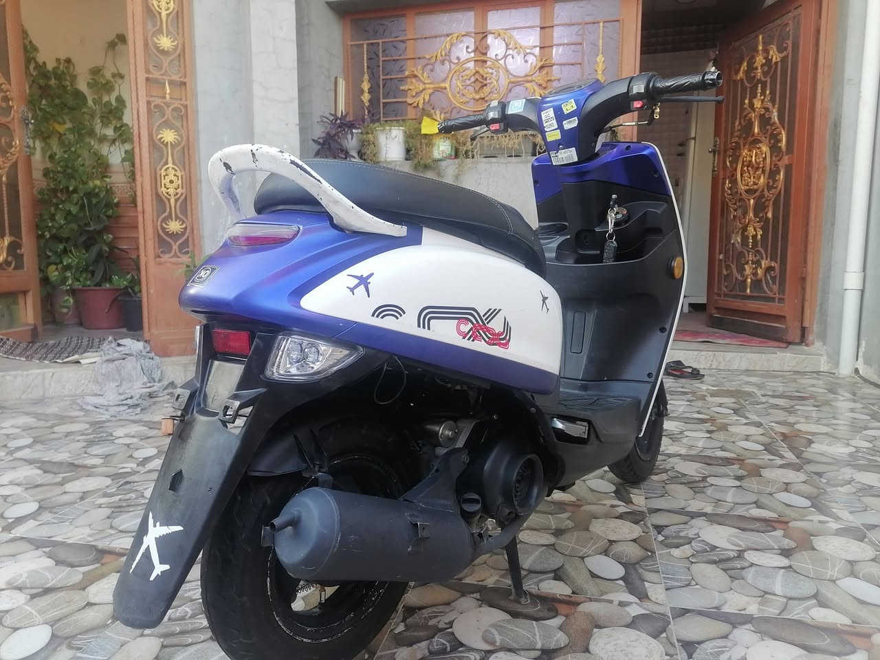 سلام عليكم دراجه ماكس بوليسي ياباني موديل 2023 شلعة ومعدل سرعة 120 بوشه 49 بلادي محرك نظيف. شرط تفحص بأيدك كهربائيات شغال كامل زوج تايرات جديد شاشة الكتروني 7 الوان وتفحص يم اي مصلح يعجبك السعر 650 وبيهة مجال هواي الرقم ***********
