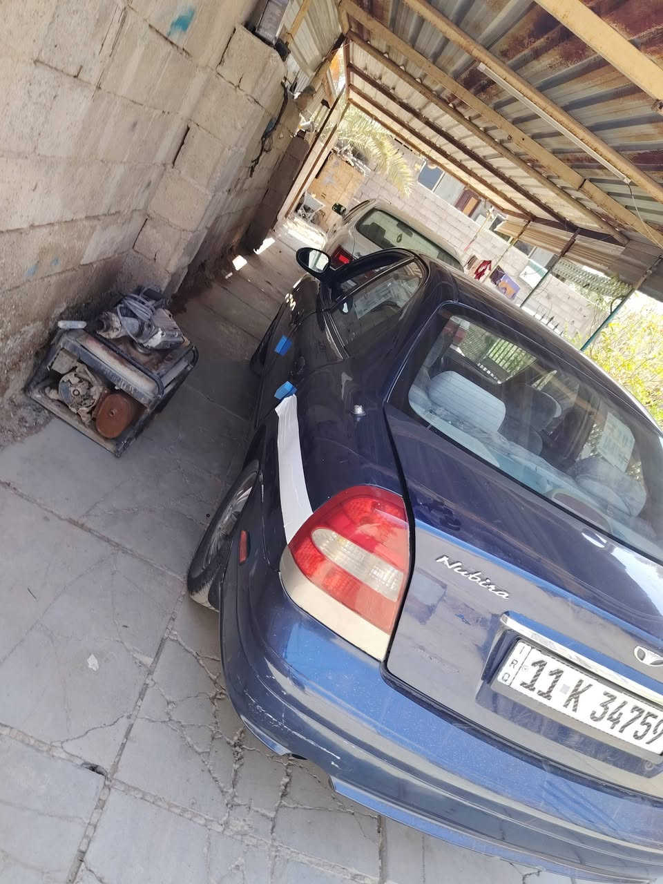 نوبره مويل 2000رقم بغداد إنكليزي السيارة جاهزه كير أوتوماتيك مكانه كير خير من الله تأخذها ألف مذب عليها تخم تاير جديد دونم جديده حديدية امامي خلفي جديد المكان واسط الصويرة 
للاستفسار***********
السعر43$وبيها مجال
