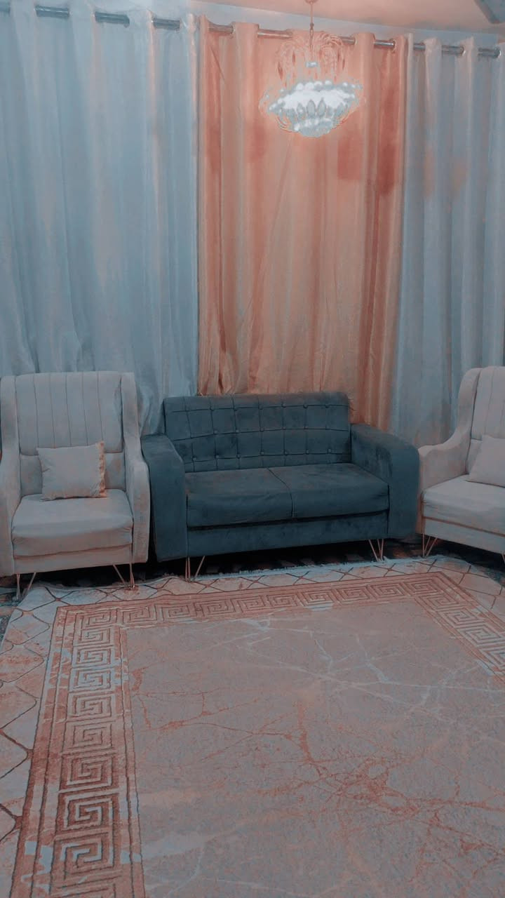 تخم 10 مقاعد
السعر 350وبي مجال بسيط 
اخو الجديد المكان بغداد الاتصال ع هذا الرقم ***********
