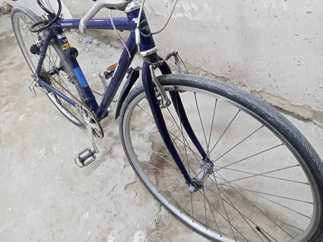 السلام عليكم بيسكل c700 للبيع نظافة عامة كلة شغال وممتاز حلو بسياقة مرتب ونضيف  السعر 140 وبي مجال شراي اتصل فقط  واتساب متواجد ***********
