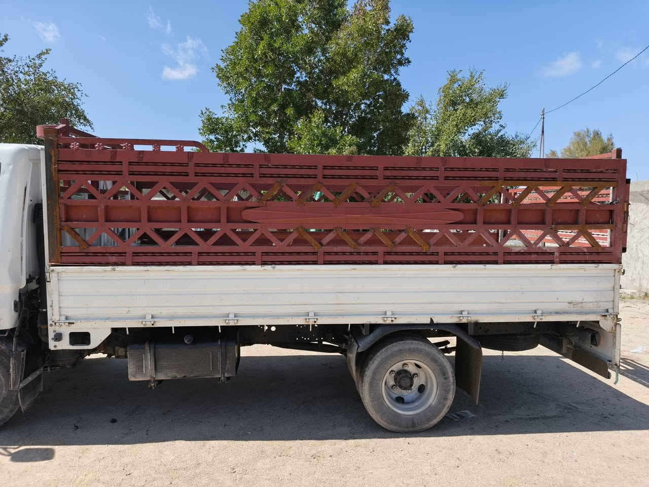 بدي هيونداي هوه ومحجر بدي جديد لا خياس لوحات الخشب جديد نزلته لن حولته براد مكان نجف ابو صخير السعر ٦اوراق وبيه مجال رقم الهاتف ***********
