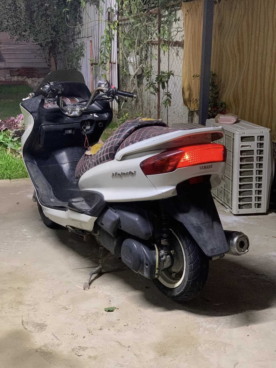 السلام عليكم 
ماجستة دبل رون 
دراجة جديدة خير من الله 
تايرات جديدة مكينة لا تنقيص ولا تبخير 
بيهة ملاحضة دوشمة الكشن
 وكلج الخلفي بي بي صوت بس بلتشغيل 
مانقصهة ﺂჂ̤ شي بعد  ترايك وين متريد 
بغداد الدورة 
***********
