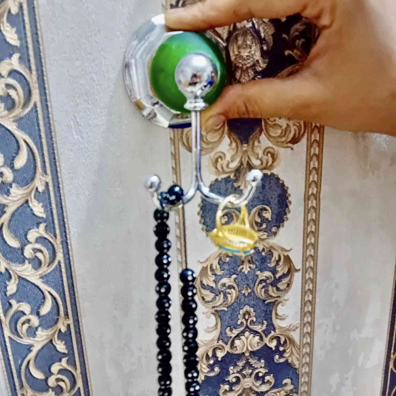 تخفيضات والكميه محدوده 10 الاف 

سيت حمام كامل يحتوي على 7 قطع 
1  تعلاكه ملابس
2 تعلاكه خاولي 
3 تعلاكه اغراض وعطور في الغرفه
4 تعلاكه وحافظه فرج اسنان وفرج شعر
5 تعلاكه سبح وغيرها من الاغراض 
6 تعلاكه اوربيه للخاولي المغاسل الخارجيه 
7 تعلاكه كلنس 
   10 الاف والتوصيل مجاني داخل بغداد ***********
