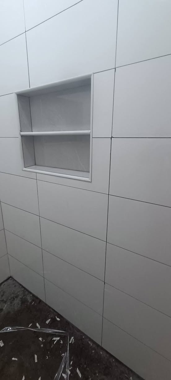 خلفه سيراميك متفرغ لشغل شرط شغل درجه اولى نضافه العمل والتزام نشتغل الترميم وكافة نواع رفوف جاهزه بورسلين جداري اوضي
‏‪0786 783 9099‬‏ ب واتساب
