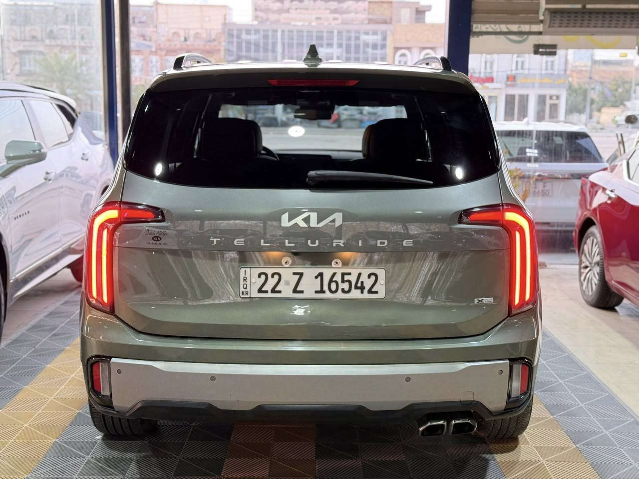 #المركبة : كيا تيلورايد EX - LINE فول مواصفات موديل 2023
#الضرر : تصليح جاملغ امامي ايسر PDR على البارد فقط
#الكفالة  : نكفل السيارة من الصبغ والتبديل والغرق
#الرقم : اربيل الحديث ( تحويل او وكالة )

#المواصفات :

▪️السيارة : #كيا #تيولارايد
▪️المحرك :  V6 سعة 3.8 لتر بقوة 295 حصانًا
▪️حجم الويل : ويل كب حجم 20 اصل مع طقم تايرات بحالة ممتازة
▪️شاشة لمس كبيرة مقاس 12.3 بوصة
▪️مصابح امامية زنون
▪️بصمات عدد 2 للأبواب مع بصمة جنطة وبصمة تشغيل وتشغيل عن بعد
▪️شاحن لاسلكي ( واير ليس )
▪️رادار امامي مانع تصادم
▪️حساس خلفي اصل
▪️تحذير الخروج عن المسار
▪️تحذير النقطة العمياء
▪️مقاعد تبريد وتدفئة
▪️تدفئة مقود القيادة
▪️كامرة خلفية دوارة اصل مع الستيرن
▪️تحكم فول كهرباء لكرسي السائق والراكب
▪️ذاكرة كشن لحفظ وضعيات الجلوس ( ميموري )
▪️سستم صوت
▪️تشغيل عن بعد
▪️صندوق كهرباء
▪️صف ثالث من المقاعد 7 راكب
▪️اوتو هولد 
▪️تحكم ستيرن جهتين بلوتوث وحاكية وكروس سرعة وتحكم صوت 
▪️نظام ABS مانع انزلاق
▪️السيارة جديدة وبوضع الشركة.

السعر المطلوب : 294 ورقة مع المجال.

 
الاتصال على : ***********

معرض سما دبي لتجارة السيارات والمزادات الامريكية
النجف - المدينة المائية -مقابل حي الجامعة

ولمشاهدة المزيد من السيارات الخاصة بمعرض سما دبي  للسيارات الامريكية زورو موقعنا على الرابط التالي:

‏https://m.facebook.com/معرض-سما-دبي-لتجارة-السيارات-والمزادات-الامريكية-109437940947714/?ref=bookmarks
