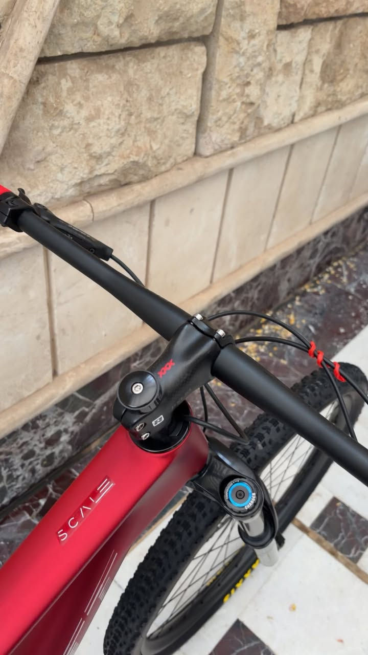 السلام عليكم
للبيع SCOTT SCALE كاربون 🌟 
حجم 29 
فريمM 
كروب سيت SRAM NX 
بريكات سرام 
اطارات MAXXIS ASPEN چوبلس 
دبل ROCK SHOX LYRIK 
ستيرن RACE FACE كاربون 
رگبه RXL SL كاربون 
بوري سرج SYNCROS كاربون 
سرج كاربون 
وياله كاربون

مكاني بغداد زيونة 710📍 
للتواصل/***********☎️ 
يتوفر توصيل جميع انحاء العراق🚚
