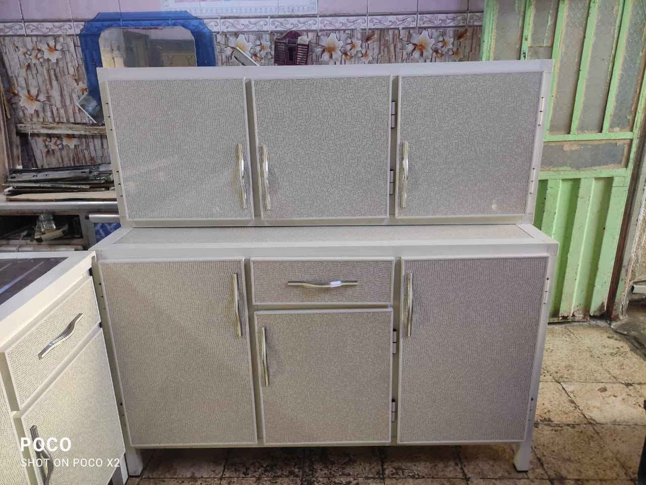 كاونتر وسنكي طلث قطع تركي وتسكام كلش كلش نضاف اي ضرر مابيهن مثل مشوفهن بصورة قياسات كاونتر متر ونص وسنكي مترين العنواننجف حي جزيرة سايدين مطعم العكايشي فرع جامع ثقلين *********** النجف, العراق
