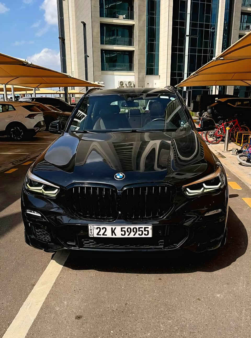 BMW X5 Individual with M Kit
خليجي وكالة العروش
مغلفة PPF يم Geo Shield
5 سنوات على إيد وحدة
سيارة جديدة واحلى من الصور
موديل 2020 لون اسود Black Sapphire Metallic
رقم اربيل الجديد مميز 
صيانتها وادامتها كله بالوكالة بالعروش

مواصفات طلب خاص Individual
لون جلد چكليتي
لحايا امامي خلفي وكالة
مقاعد فل كهرباء حتى التچوة مال راس كهرباء

اوبشن مميز:
 ترجع نفس المسار الي فاتت بي من تخلي R لحد 50 متر!

محرك 6 سلندر Twin-Scroll turbo
X drive 40i
بصمتين وياها وحدة منهم (Display Key)
دخول ذكي
Auto lock تقفل من تبتعد
رادارات امامي تفاعلي
رادار خلفي
رادار النقطة العمياء
كاميرات 360
تحديد مسار
تبديل مسار شبه اوتوماتيك
حساسات 360
اوتو بارك
بانوراما
تبريد cupholders
ماشية ٦١ الف كيلو فقط.

للاستفسار الاتصال على الرقم 
***********

