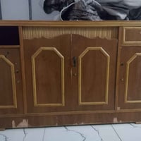 بوفيه نجارة • نضيفه • جراره تحتاج شد