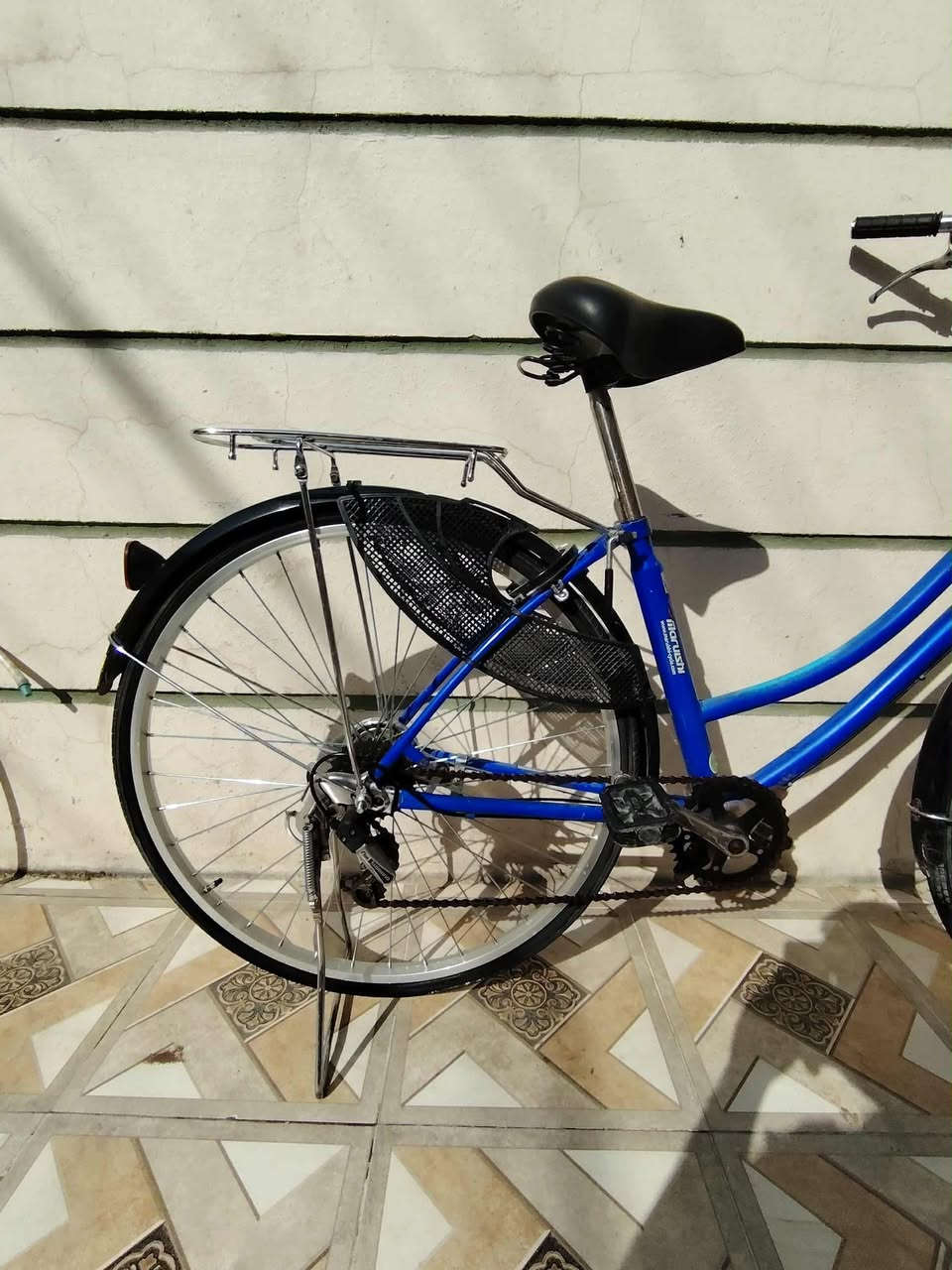 السلام عليكم يايسكل للبيع بناتي حجم ٢٦البايسكل ما نقصه شي كامل العكرب شغال السعر ٧٠وبي مجال مكاني بغداد الإسكان شارع مستشفى الطفل رقم التلفون ***********
