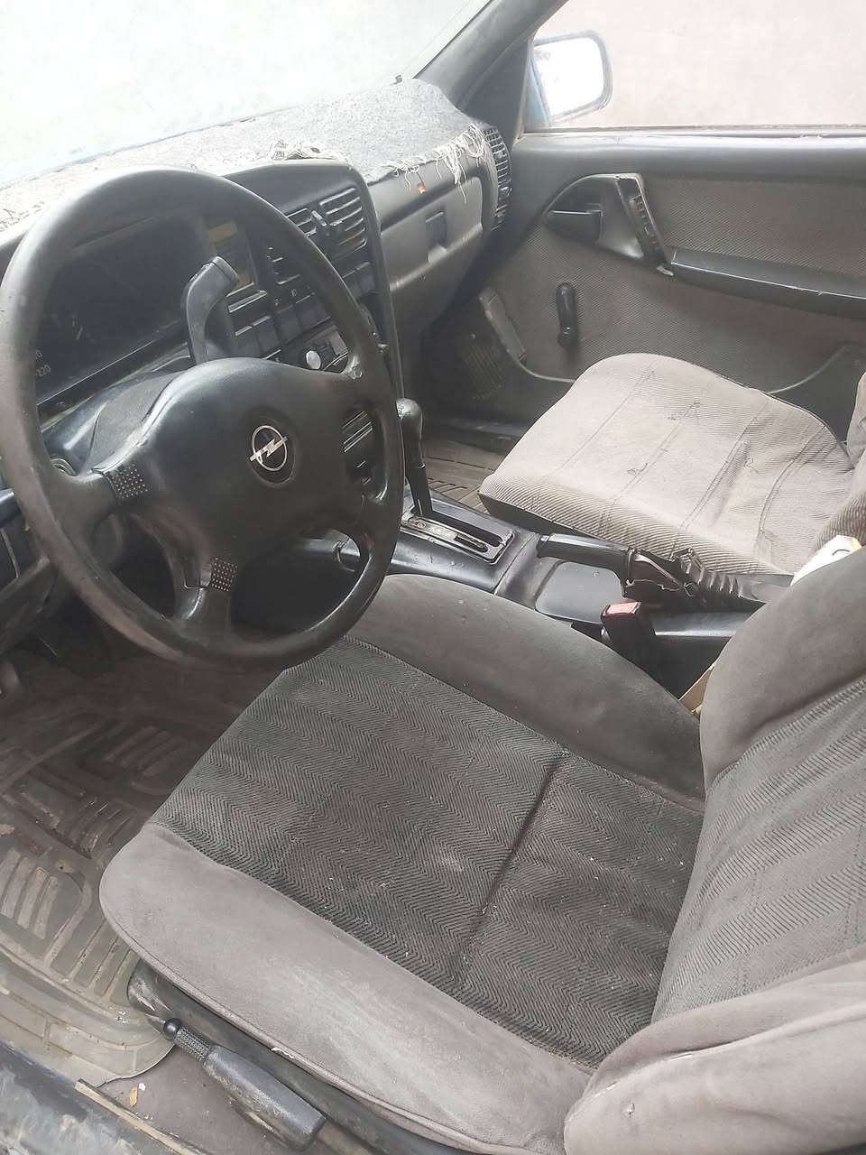 للبيع اوبل اوميكا موديل 1988 محرك 20 كير اوتماتيك رقم كركوك
*********** سعر 25
