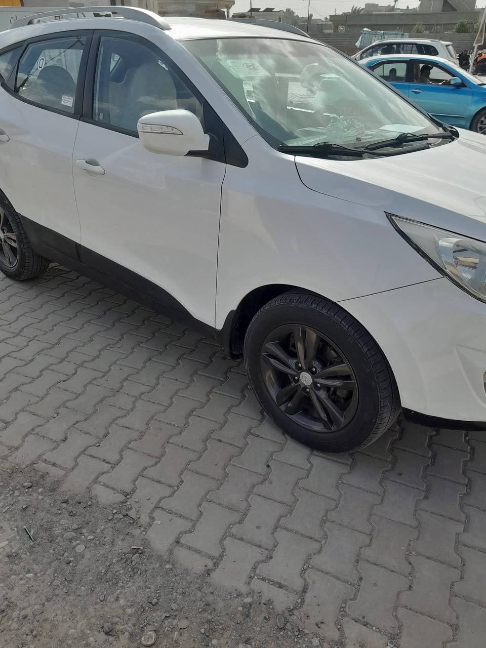 اسلام عليكم للبيع والمراوس توسان خليجي موديل ٢٠١٣ بيه جاملق فقط اسونار موجود مع اصور محرك شرط كير شرط تبريد ثلج سياره حلوه مال بيت بسمنه هزه جديده اسعر ١٣٢ هاتف و*********** و*********** المسحك
