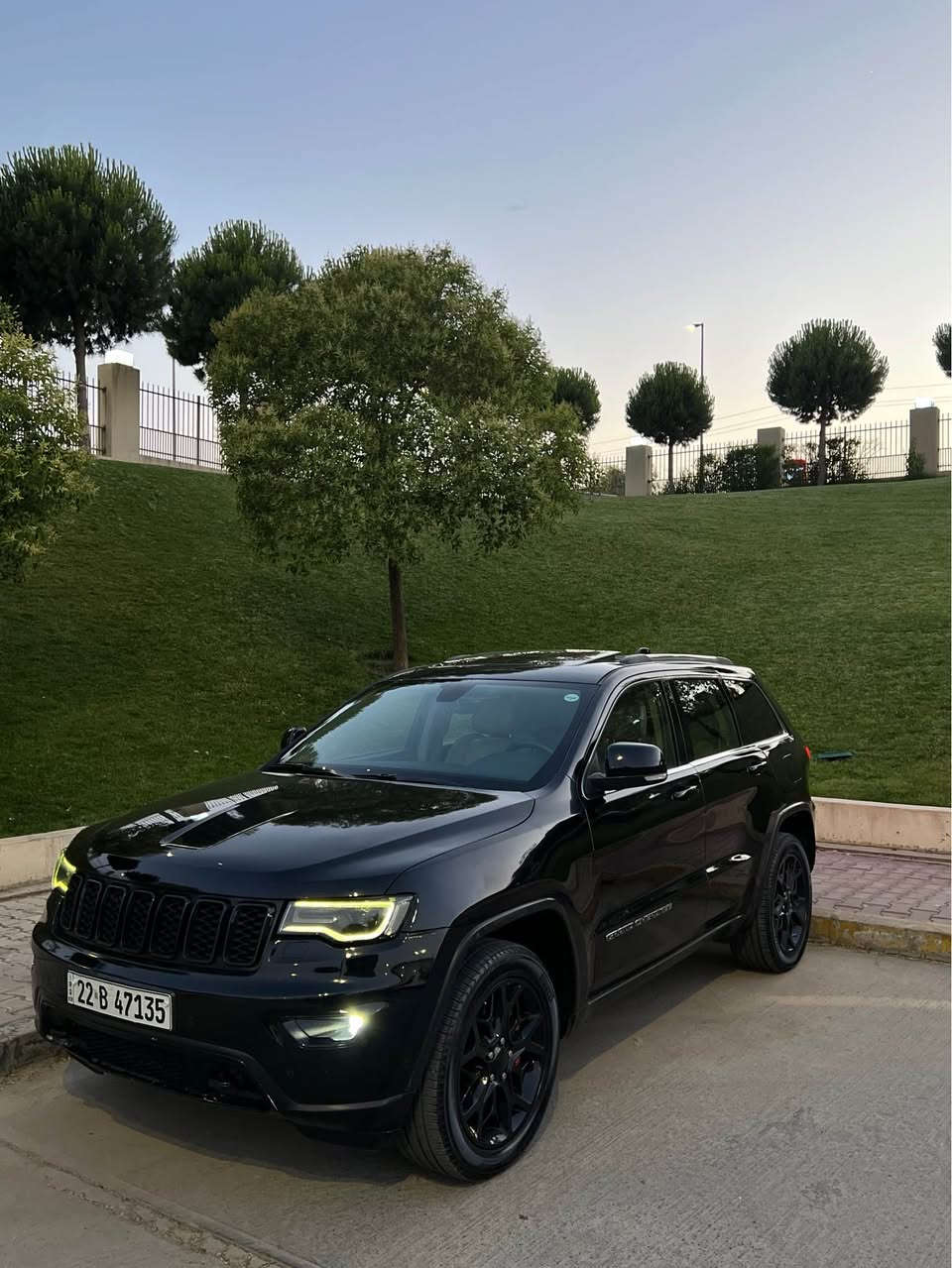 Jeep grand cherokee 2017 limeted
4x4
جێپ گراند چیرۆکی
خلیجی سفری شەریکە هارلم
مواسەفات lemited دەبڵ ئەکسل
(ناو زەرد،پانۆراما ،کوشن خەزن+سارد و گەرم ، کەلە دیڤیدی سوکان هیتەر+ ڤۆلیۆم ،شاشە گەورە، سنوق جەگ، حاسەی پێشو دوا ،…..)
auto start/stop , DVD, 
 150 هەزار مایل ڕۆشتووە
گێڕ و مەکینە نەکراوەتەوە و کارەباییات و حەماوە بەشەرت 
تەبرید مەزبوت سارد و گەرم بەشەرت
تایەی تازەیە ، ڕۆنی تازە گۆڕاوە سێرڤس کاملی کراوە
سەیارەکە کامل بۆیاخ کراوە بێ ناو پێشو دوا کەپس 
ئێرباگ تەقیوە دانراوەتەوە 
💵سعر ١٧٦ گەڵا و معەمەلەیەکی کەم
📍شوێن:سلێمانی
☎️ : ***********
سيارة صفر شريكة هارلم 
(فول مواصفات، ليمتد،كشنات خزن +هيتر ،تبريد،  دبل اكسل 4x4 شاشة كبير dvd , ستيرن هيتر بانوراما ،حاسات امامي و خلفي تايرات جديد زيت محرك جديد،..
١٥٠ الف مایل ماشی

كير محرك ما مفتوح كهربائي حماوة كلش بشرط 
سيارة صبغ عام بجم كبس بدون دواخل
ارباكات طك بس مبدل بلادية
💵سعرها ١٧٦ ورقة و بيها مجال بسيط
📍مكان : سليمانية 
***********:☎️ السليمانية, العراق
