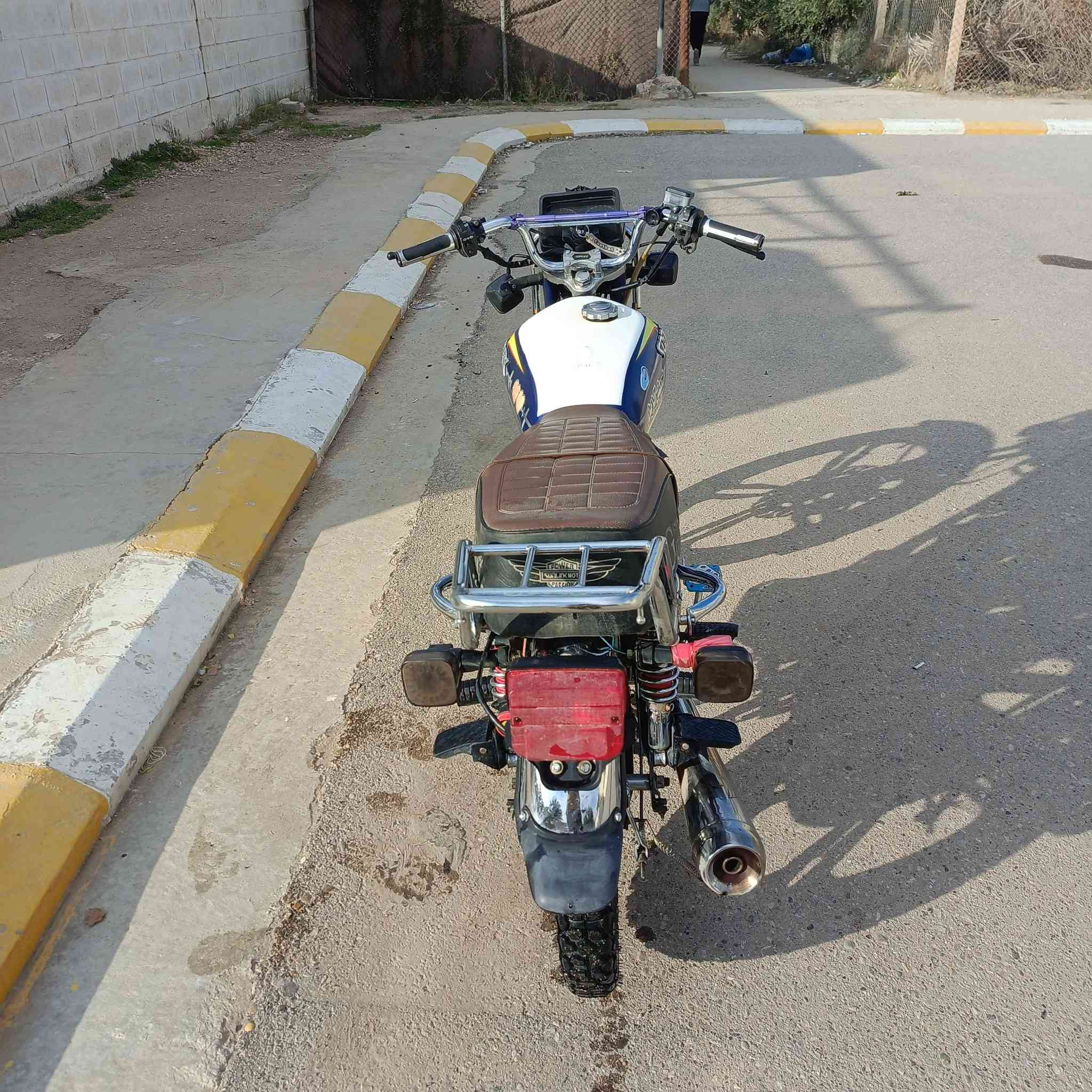 سلام عليكم

دراجة سونلك 23

للبيع او مراوس،حسب القناعة

دراجة بلادية

محرك ما مفتوح 

محرك صافي وصوت ناعم

نشاط شرط يعلگ 

كشر جديد موضح بالصور

وياله عدالتهة ميل

تواير جدد

كهربائيات كلهه شغالة

اوراق منفيست فقط

السعر 650 والشراي بي خير ويدلل

للاتصال واتساب وخط

***********                                  ***********

مكاني القائم العبيدي

#رجاءً ال مو شراي لٱ يتعبني

ولا تكسر بحلال العالم 

#ادمن وافق اذاا موزحمة 🤍
