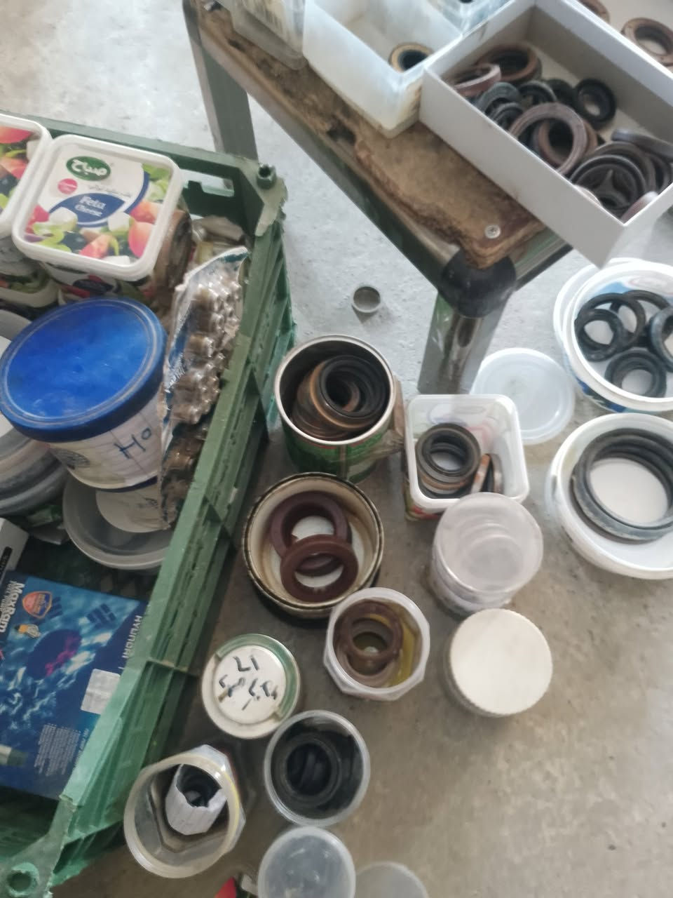 الي جمع فيطرات عندي جميع أنواع جبنات سيارات اوبل وتايوتا ومازدة وافيو     ابيع كوترة عشوائي
***********
