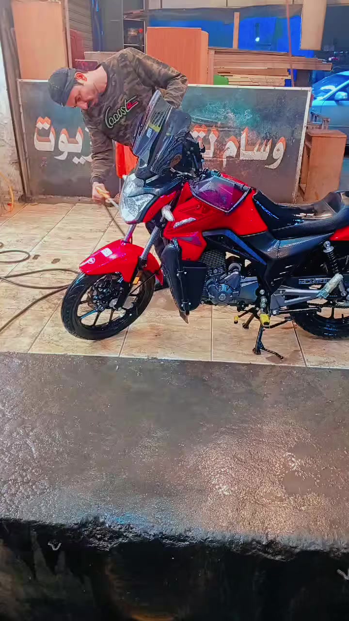 الدراجه بعدها جديده ماشيه 7000 من الوكيل رقم اربيل
اسمها   RK   C200 حاطلها درع وكاسحه وزنون فانات اصليه
الدراجه للبيع وبيها مجال ورقمي بي واتساب ***********
